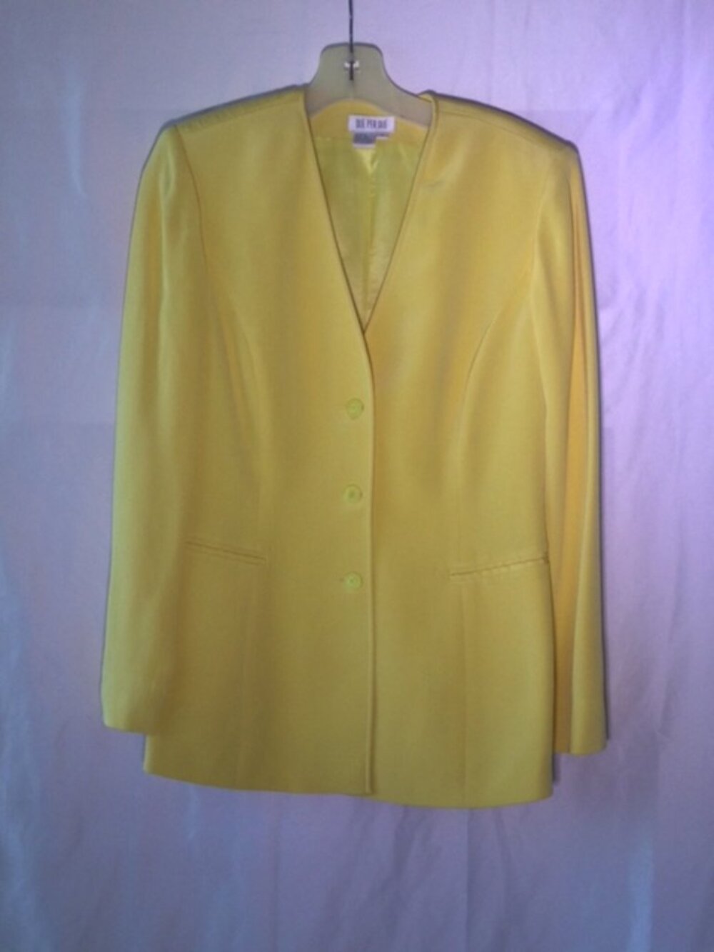 Due Per Due NWT 100% Silk Yellow Blazer Size 4 Collarless Jacket